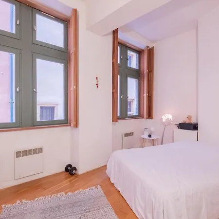 Apartment New! Spacious Flat In 