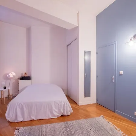 Apartment New! Spacious Flat In 